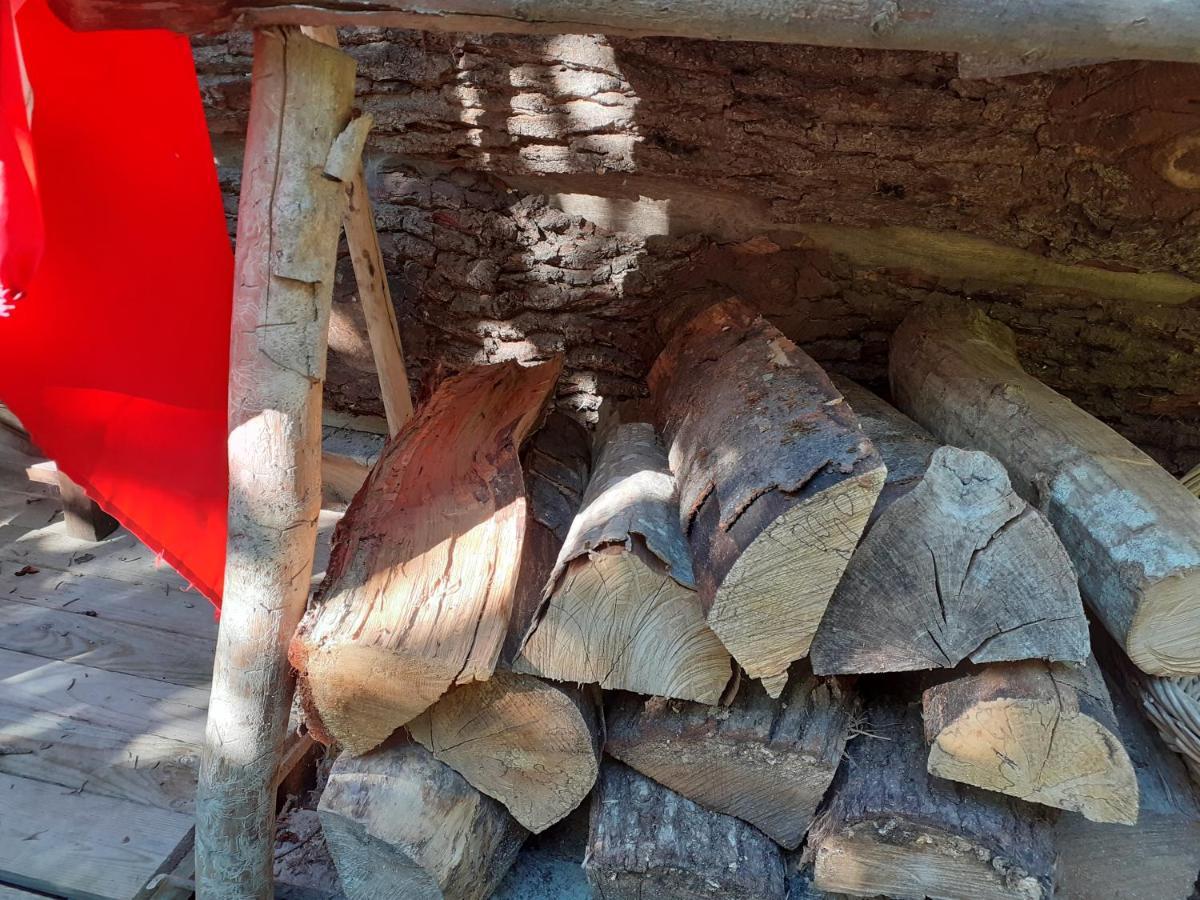 La Cabane Des Trappeurs Crépy-en-Valois Exterior foto